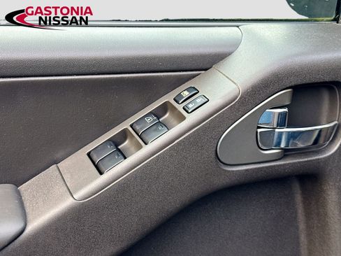 Used 2015 Nissan Frontier PRO-4X w/ Pro-4x Luxury Package image 23