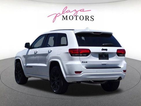 Used 2018 Jeep Grand Cherokee Altitude AWD/4WD image 7