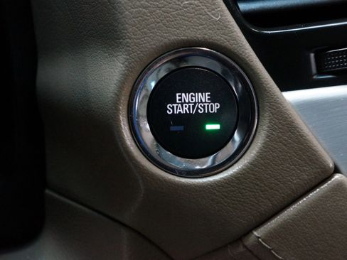 Used 2015 GMC Yukon SLT w/ Open Road Package image 18