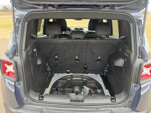 Used 2022 Jeep Renegade Altitude image 7