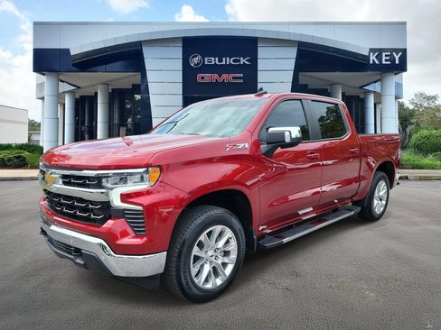 Used 2024 Chevrolet Silverado 1500 LT w/ Z71 Off-Road Package AWD/4WD image 2