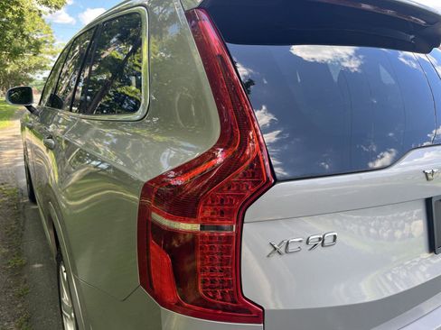 Used 2023 Volvo XC90 B5 Core image 27