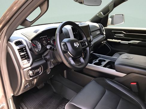Used 2021 RAM 1500 Laramie w/ Sport Appearance Package AWD/4WD image 10