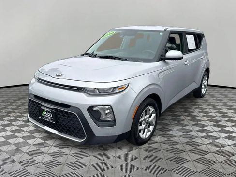 Used 2020 Kia Soul S FWD image 2
