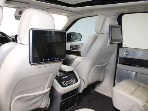 Used 2020 Lincoln Navigator L Reserve w/ Luxury Package AWD/4WD image 28