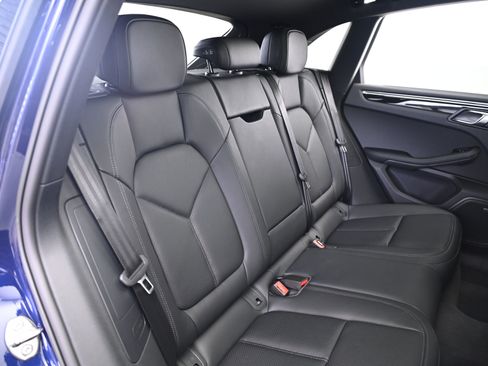 Certified 2025 Porsche Macan image 19