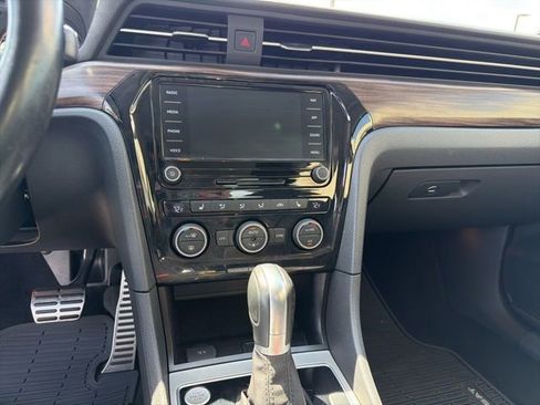 Used 2020 Volkswagen Passat 2.0T SEL FWD image 13