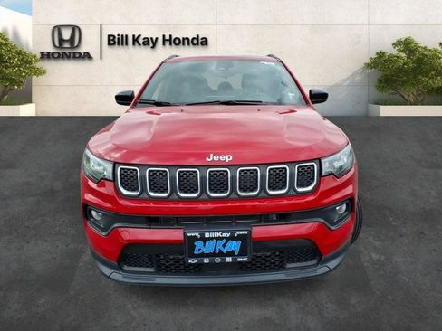 Used 2024 Jeep Compass Latitude image 9