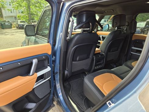 Used 2024 Land Rover Defender 110 X-Dynamic SE AWD/4WD image 14
