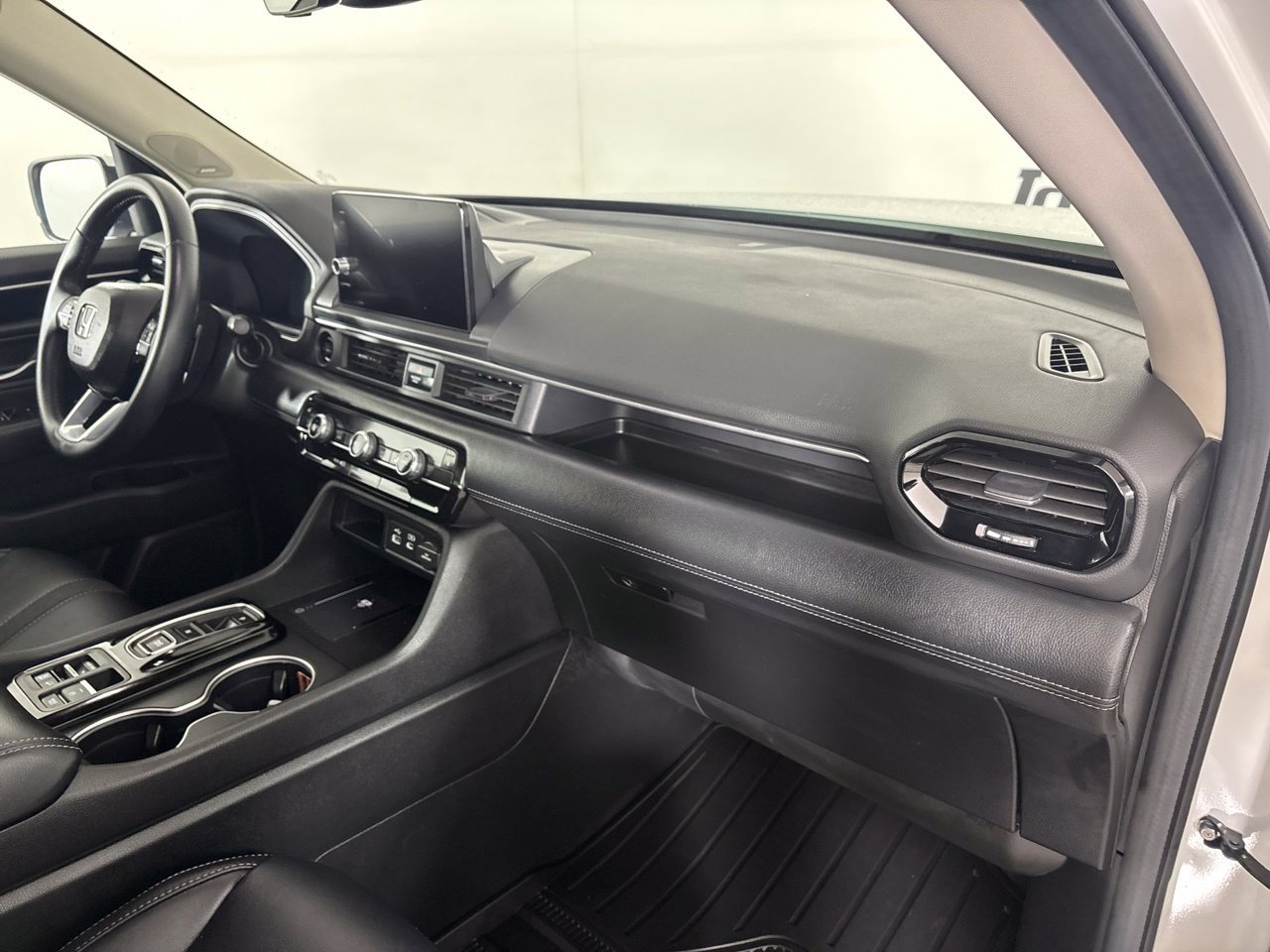 Used 2025 Honda Pilot Touring image 35