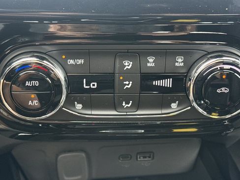New 2026 Chevrolet Trax RS w/ Sunroof Package FWD image 19
