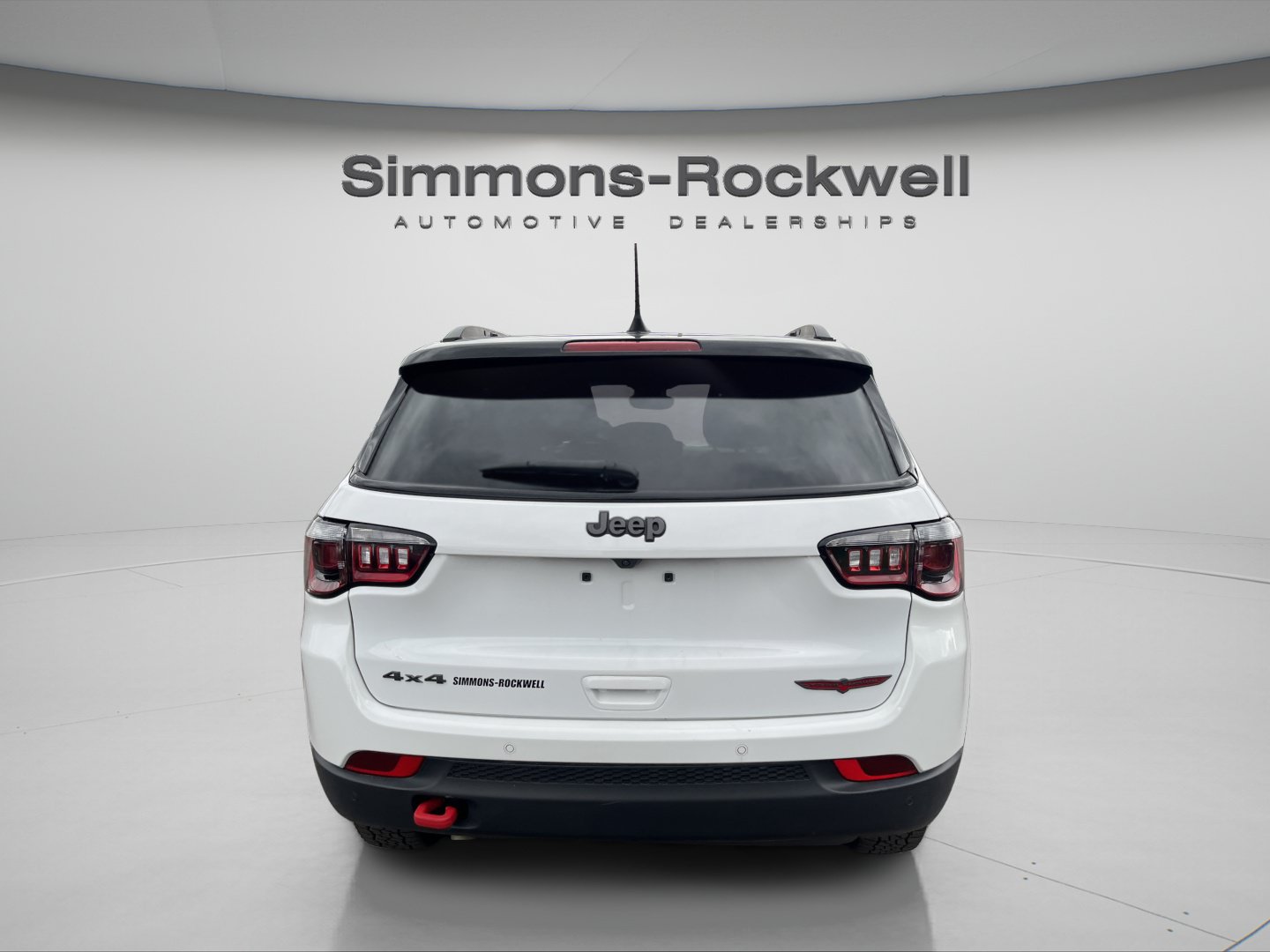 Used 2025 Jeep Compass Trailhawk AWD/4WD image 4