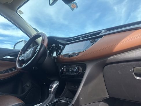 Used 2020 Buick Encore GX Essence w/ Advanced Technology Package image 18