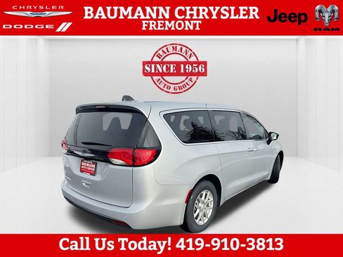 New 2026 Chrysler Voyager LX FWD image 5