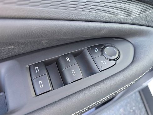 New 2026 Chevrolet Blazer EV LT image 18