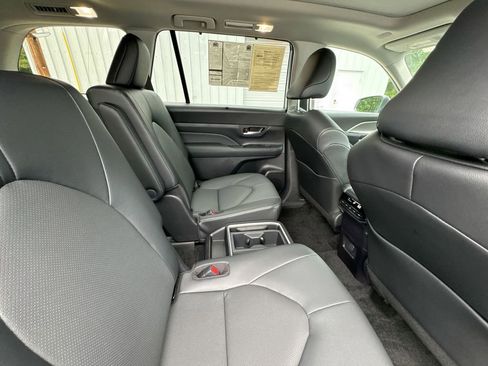 Used 2026 Toyota Grand Highlander AWD Hybrid image 29