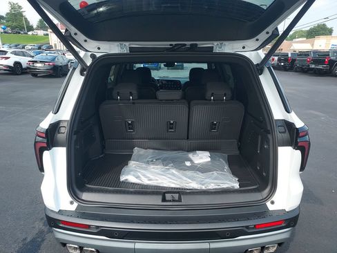 New 2026 Chevrolet Traverse LT w/ Driver Confidence Package FWD image 9