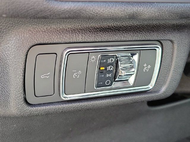 Used 2022 Lincoln Corsair FWD image 10