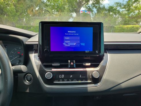 Used 2025 Toyota Corolla LE w/ Convenience Package FWD image 26