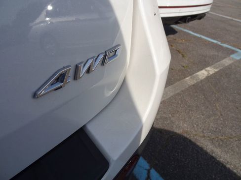 Used 2023 Ford Explorer XLT w/ Equipment Group 202A image 5