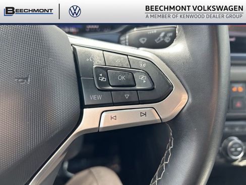 Used 2024 Volkswagen Taos SE FWD image 17