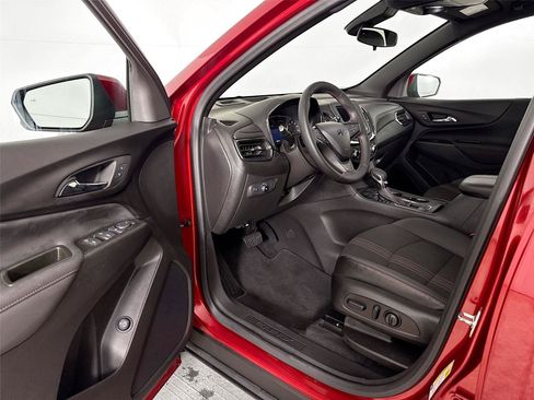 Used 2024 Chevrolet Equinox RS AWD/4WD image 3