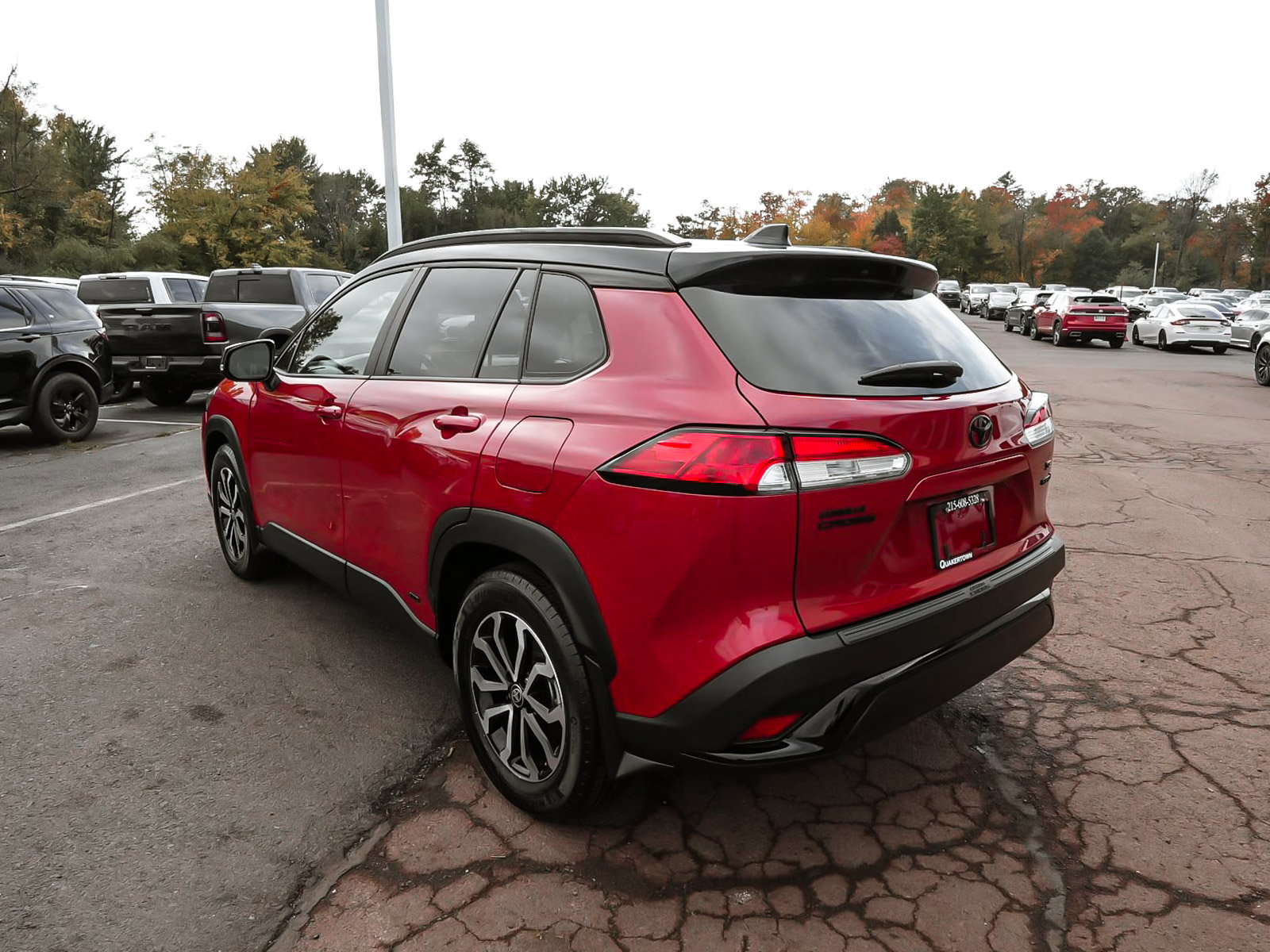 Used 2023 Toyota Corolla Cross AWD Hybrid w/ Moonroof Package image 4