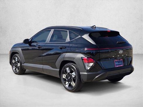 Certified 2025 Hyundai Kona SEL image 8