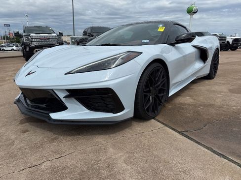 Used 2022 Chevrolet Corvette Stingray Premium Conv w/ Z51 Performance Package RWD image 3
