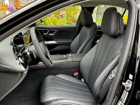 New 2026 Mercedes-Benz E 350 4MATIC Sedan image 9