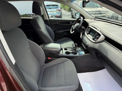 Used 2017 Kia Sorento FWD w/ LX Convenience Package image 14