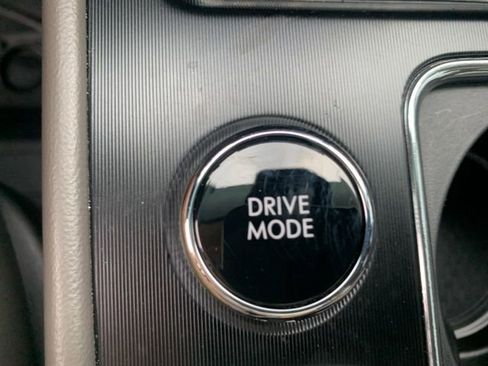 Used 2023 Lincoln Corsair FWD w/ Equipment Group 102A image 18