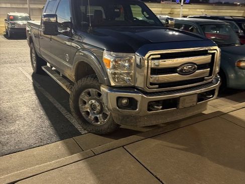 Used 2015 Ford F250 Lariat w/ Lariat Ultimate Package image 2