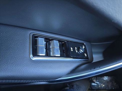 Used 2021 Jaguar F-PACE S image 27