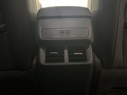 Used 2025 Chevrolet Equinox LT w/ Convenience Package II image 24