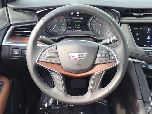 Used 2025 Cadillac XT5 Premium Luxury w/ Technology Package AWD/4WD image 23