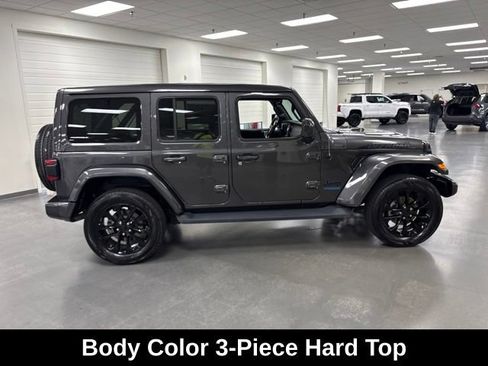 Used 2021 Jeep Wrangler Unlimited Sahara AWD/4WD image 8
