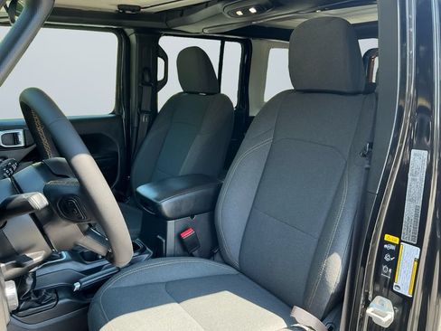 Used 2024 Jeep Wrangler Unlimited w/ Convenience Group AWD/4WD image 10