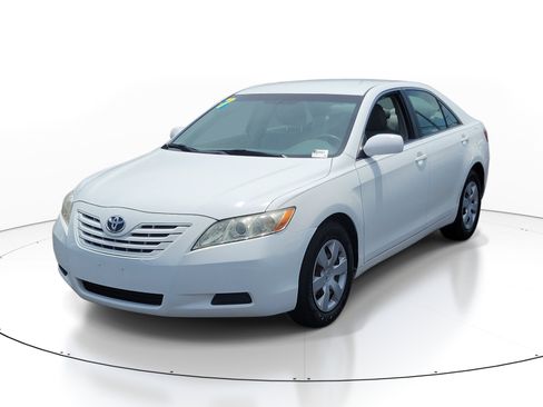 Used 2007 Toyota Camry CE FWD image 3