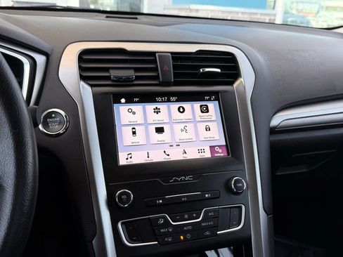 Used 2019 Ford Fusion SE FWD image 33