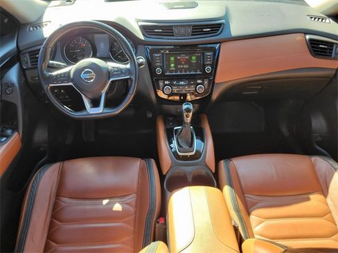 Used 2018 Nissan Rogue SL w/ Premium Package image 11