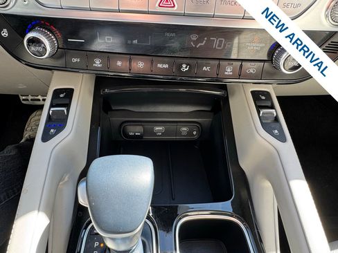 Used 2025 Kia Telluride SX w/ SX Captain's Chair Package image 24