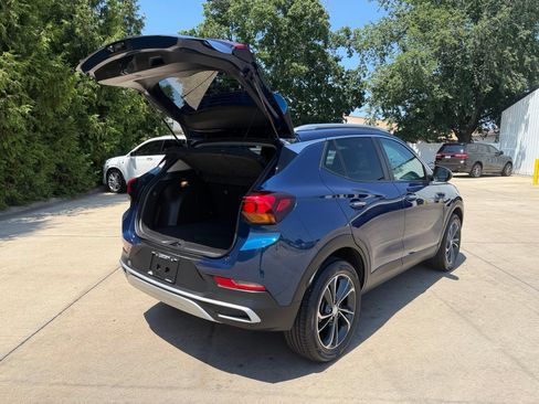 Used 2021 Buick Encore GX Select FWD image 32