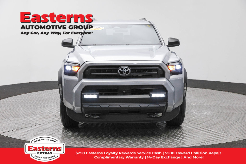Used 2025 Toyota 4Runner SR5 AWD/4WD image 3