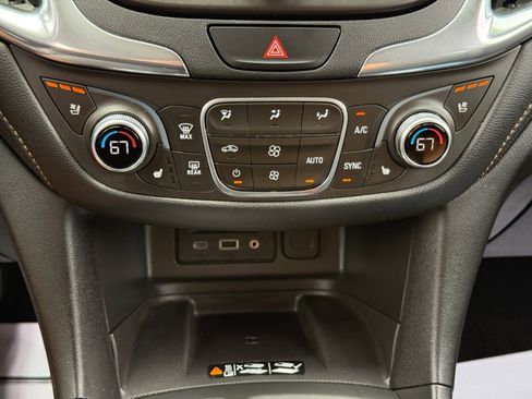 Used 2019 Chevrolet Equinox Premier FWD image 16
