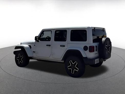 Used 2025 Jeep Wrangler Unlimited Sahara AWD/4WD image 13