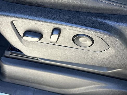 Used 2024 Chevrolet Suburban LT image 34