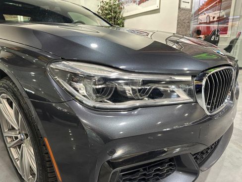 Used 2018 BMW 750i RWD image 20
