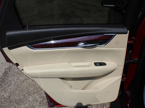 Used 2017 Cadillac XT5 Luxury w/ Advanced Security Package AWD/4WD image 22