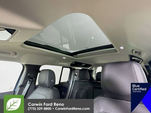 Used 2023 Land Rover Defender 110 SE image 24